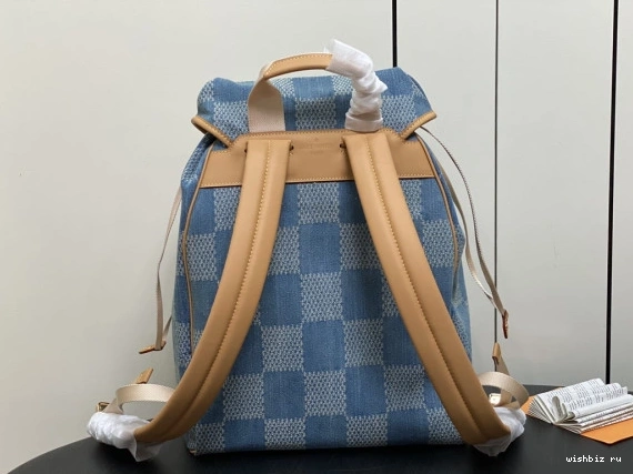 WIS Backpack LOUIS VUITTON Montsouris 0919